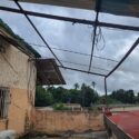 Para la mañana de este miércoles, varias partes del techo ya se habían recuperado gracias a la colaboración de vecinos y del consejo económico de la iglesia