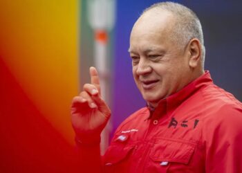 Cabello da bienvenida a opositores que llegaron a Venezuela para diálogo con el Gobierno