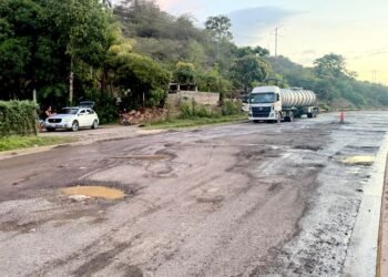 Conductores alertan sobre deterioro de la troncal 9 por llenadero de agua en Cumaná (+Video)