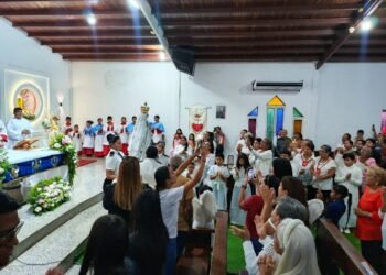 Centenares de feligreses presenciaron bajada de la Virgen del Valle en Anaco (+Fotos)