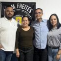 Sisco Flores, junto con la secretaria general municipal, Evelyn Urdaneta; la secretaria de organización, Mabel Ovalles; y el secretario juvenil saliente, Diomer Moya