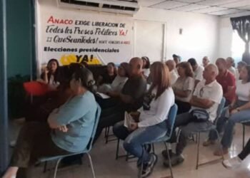 Dictaron charla sobre inteligencia emocional a dirigentes y profesionales en Anaco