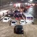 Fuerte lluvia colapsa vías e instalaciones del metro en Caracas