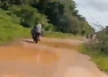 Conductores piden reparación de la vía "La Guacharaca"