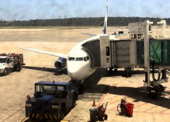 Principal aeropuerto venezolano retomará operaciones en septiembre en terminal temporal