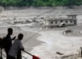 55 muertos y 403 desaparecidos en la riada masiva en Nepal