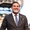 Los Medias Blancas de Chicago retiran el número 13 de Ozzie Guillén