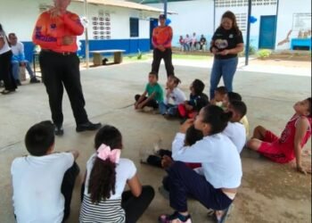 Arrancan Plan Escuelas Abiertas en El Tigre con capacitación sobre gestión de riesgos (+Fotos)