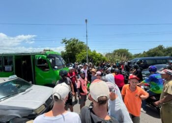 Vecinos de Brisas del Golfo protestaron por fallas de agua y electricidad