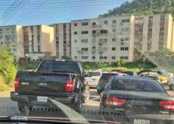 Mal estado de la vía a El Rincón desata protesta de transportistas (+Fotos)