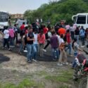 Vecinos protestaron en la vía El Rincón-San Diego para exigir mejoras en servicio de agua (+Fotos)