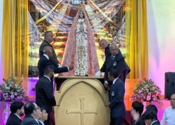 Tigrenses celebran con fervor la tradicional bajada de la Virgen del Valle