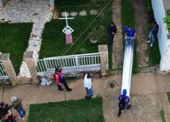 Casa parroquial en El Tigre recibe láminas para reparar techo dañado por tormenta (+Fotos)