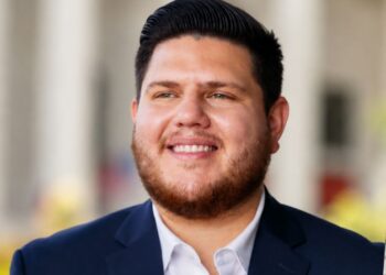 Venezolano Vílchez logra una amplia victoria en primaria demócrata del Distrito 43 en Florida