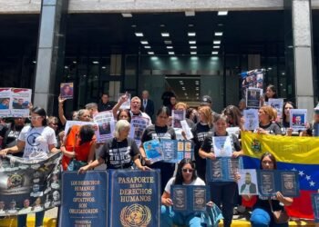 Familiares y activistas exigen en Caracas el ingreso de la CIDH a Venezuela