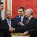 Putin recibe en Moscú a los enviados de Trump para retomar las negociaciones sobre Ucrania