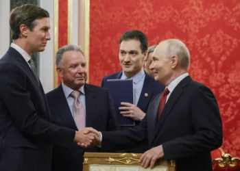 Putin recibe en Moscú a los enviados de Trump para retomar las negociaciones sobre Ucrania