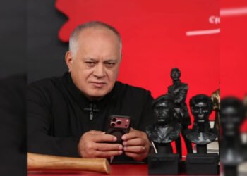 Diosdado Cabello tilda de "show" las denuncias sobre trabas para el retorno de María Corina Machado​