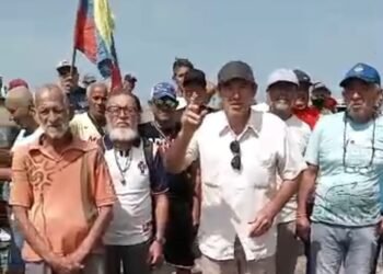 Exalcalde de Cruz Salmerón Acosta llamó a apoyar la lucha de los jubilados de las salinas de Araya
