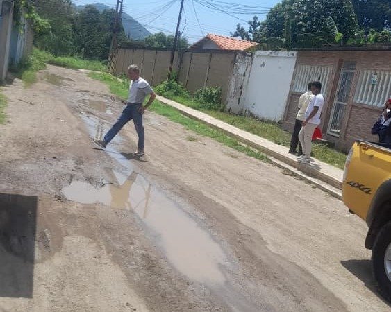 La falta de alumbrado público es otra de las demandas de quienes habitan en la comunidad