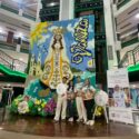 Artistas recrearon la imagen de la Virgen del Valle con más de 15 mil globos en Barcelona