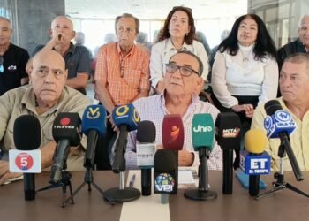 José Martínez, miembro de la Comisión técnica del Colegio de Ingenieros de Nueva Esparta, afirmó que las fugas de agua son masivas en la región insular
