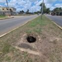 Peatones advierten peligro por boca de visita expuesta en Avenida Peñalver de El Tigre (+Fotos)
