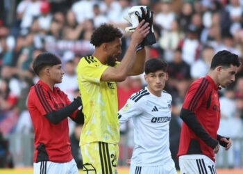 'Vozinha' no recibe goles en su estreno de la liga chilena con Colo Colo