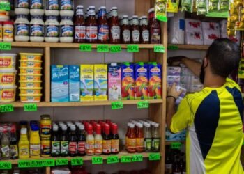 Cendas: Una familia venezolana necesita 755 dólares solo para la alimentación de un mes