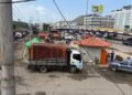 Denuncian presunta ocupación irregular de terreno privado en Lechería por funcionarios públicos