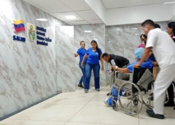 Gobernadora entregó tres quirófanos rehabilitados en el hospital de Carúpano