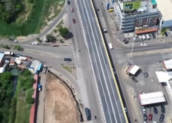 Gobernador de Anzoátegui anunció la reapertura del elevado de Lechería