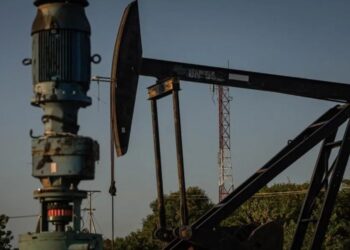 Gobierno venezolano se compromete a respetar acuerdos energéticos con Rusia y China