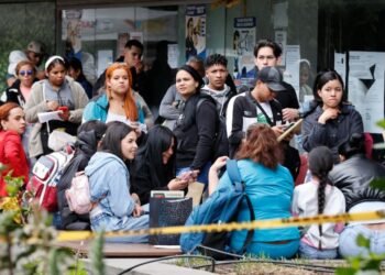 El riesgo de deportación azuza la carrera de los venezolanos por regularizarse en Colombia