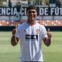 Román Davis, del Juvenil A del Valencia, recibe la llamada de la selección de Venezuela