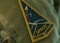 Trump desvela uniforme de Fuerza Espacial y las redes lo comparan con traje nazi