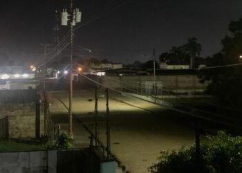Comunidad pagó parte del costo de nuevo transformador eléctrico para la 6ta Carrera Sur de El Tigre (+Fotos)
