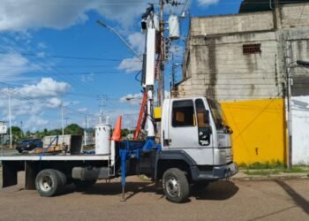 Tras protesta vecinal instalan transformador en avenida Los Pilones de Anaco