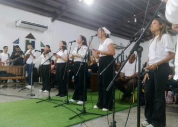 Devotos y feligreses ofrecieron serenata a la Virgen del Valle en Anaco (+Fotos)