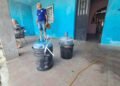Voz Comunitaria | Residentes de La Charneca en El Tigre "cazan" el agua ante falta de suministro (+Fotos)