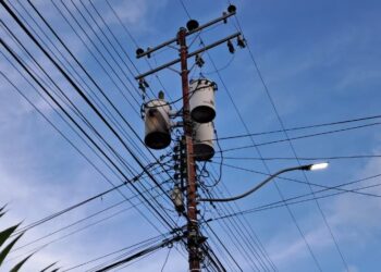 Voz Comunitaria | Un mes sin energía 220v tienen en el sector San Francisco de El Tigre (+Fotos)