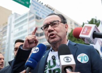 El tercer candidato con más votos en la primera vuelta anuncia su apoyo a Flávio Bolsonaro
