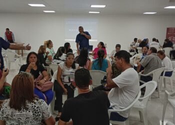 Docentes carupaneros participaron en el primer taller de tendencias