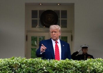 Trump vuelve a criminalizar a inmigrantes en su intento de animar al votante republicano
