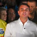 Este miércoles, aterrizó en Miami acompañado de su esposa, Fernanda Bolsonaro, y de sus dos hijas
