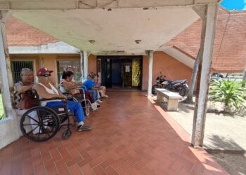 Falta de médicos se suma a las carencias en Unidad de Diálisis Care de El Tigre 