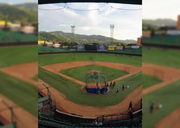 Gobernación de Anzoátegui se suma a los trabajos de rehabilitación en el estadio Alfonso "Chico" Carrasquel