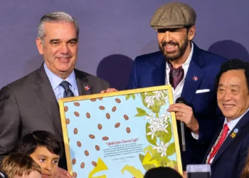 Juan Luis Guerra es reconocido por la FAO por su afamada canción 'Ojalá que llueva café'