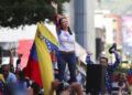 María Corina Machado felicitó a Flávio Bolsonaro tras la primera vuelta en Brasil