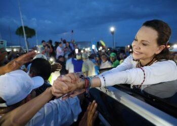 Comunidad internacional celebra el retorno de María Corina Machado a Venezuela y pide elecciones libres